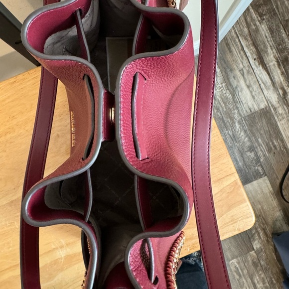 Michael Kors Mina Satchel w/Wallet - Picture 7 of 13